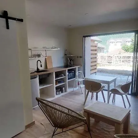 2 Personnes 100metres De La Apartament